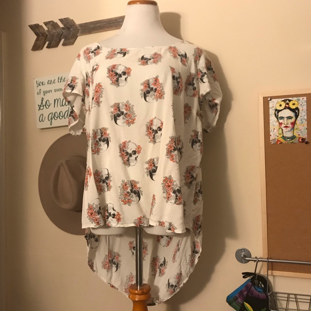Hi-Lo Skull Top
